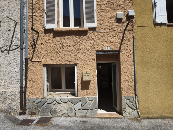 Maison de village T3 à Vins-sur-Caramy (Var)