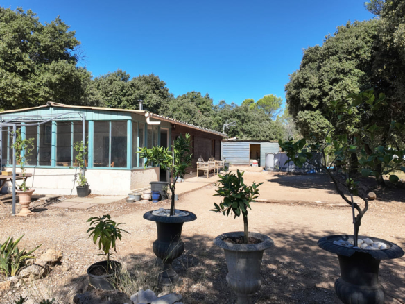 Cabanon T3 type chalet à vendre à Carnoules (Var)